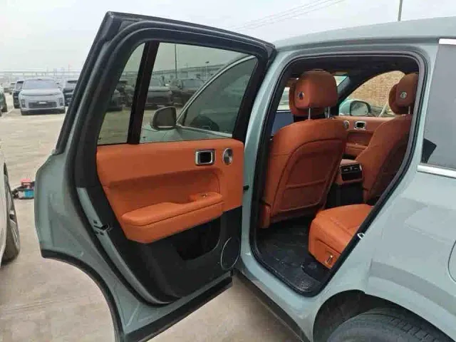 Li Auto L6 — Фото автомобиля 5