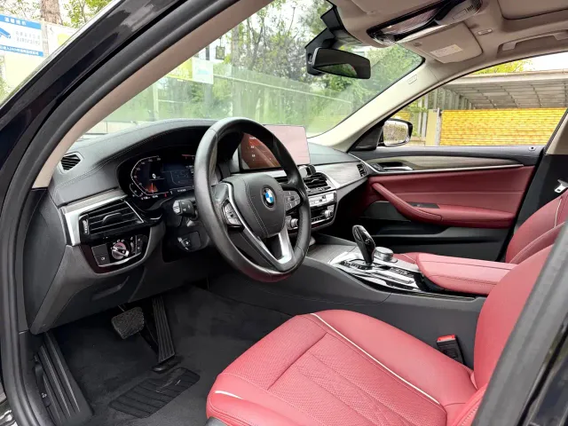 BMW BMW 5 Series 2022 530Li Leading Luxury Package — Фото автомобиля 3