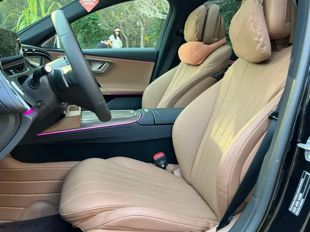 Mercedes-Benz E-Class — Фото автомобиля 4