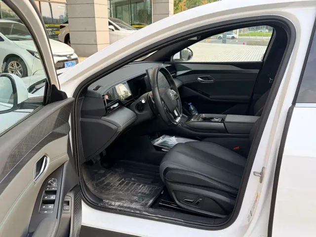 BYD Qin L — Фото автомобиля 7
