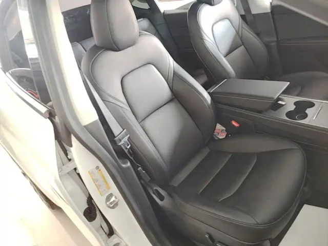 Tesla Model Y — Фото автомобиля 3