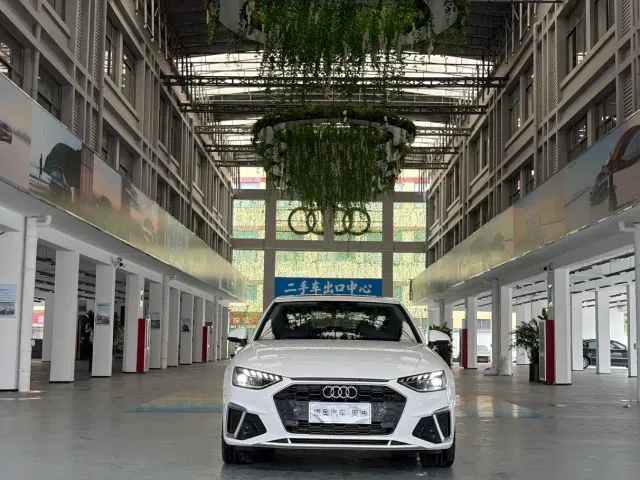Audi A4L — Фото автомобиля 3