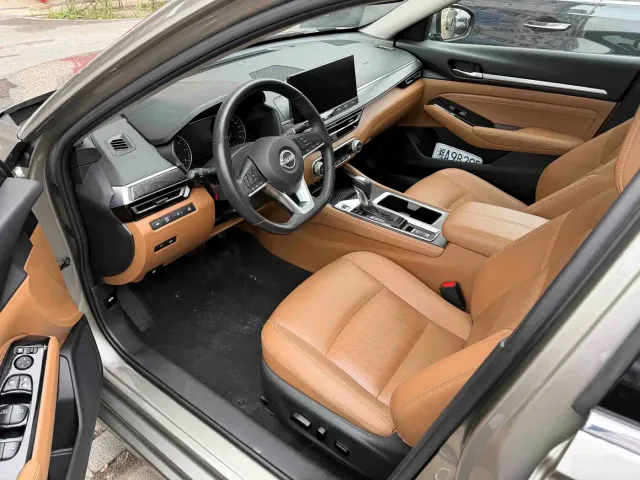 Nissan Teana — Фото автомобиля 3