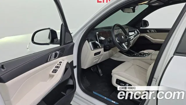 BMW X5 xDrive 40i M Sport — Фото автомобиля 10