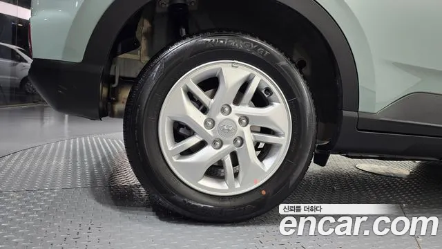 Hyundai Venue — Фото автомобиля 5
