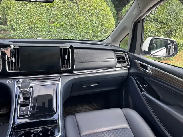 GAC Trumpchi M8 — Фото автомобиля 15