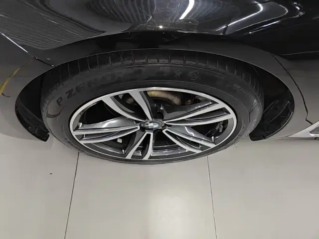 BMW 7 Series — Фото автомобиля 22