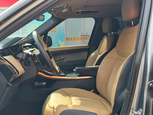 Land Rover Range Rover Sport — Фото автомобиля 5