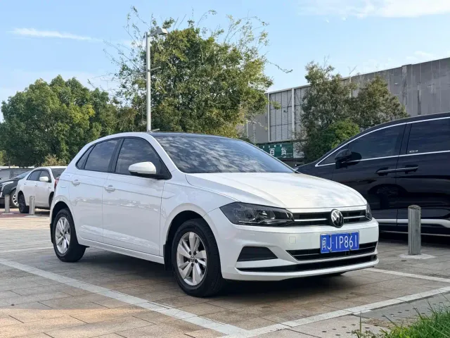 Volkswagen Polo — Фото автомобиля 3