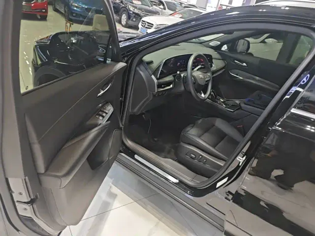Cadillac XT4 — Фото автомобиля 15