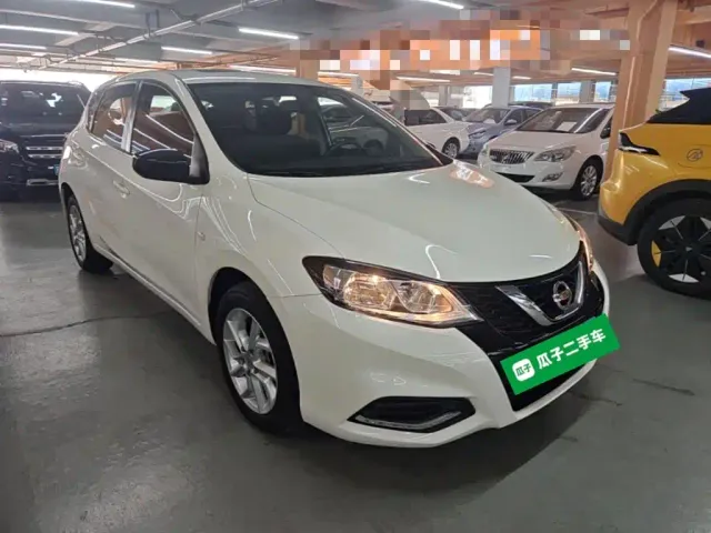 Nissan Tiida — Фото автомобиля 3