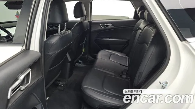Kia Sportage Sportage 5-е поколение Бензин 1.6 турбо 2WD — Фото автомобиля 12