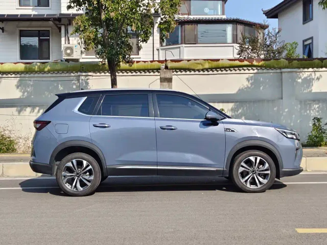 Wuling Asta — Фото автомобиля 8