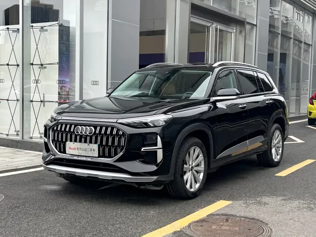 Фотография автомобиля — Audi Q6