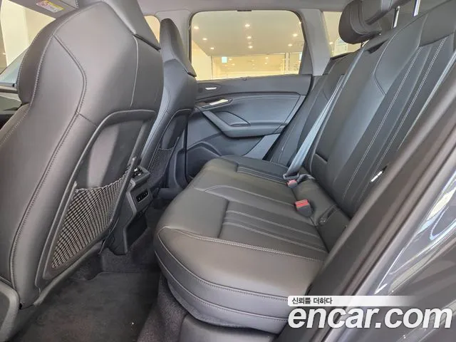 Audi Q6 e-tron — Фото автомобиля 7