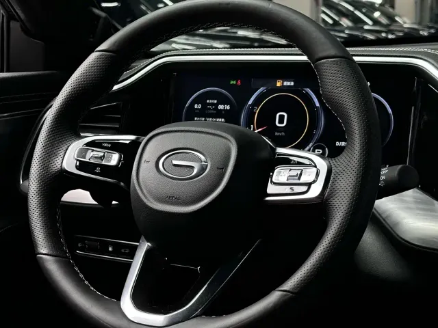 GAC Trumpchi GS8 — Фото автомобиля 13
