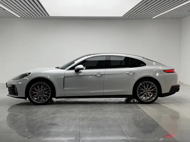 Porsche Panamera — Фото автомобиля 7