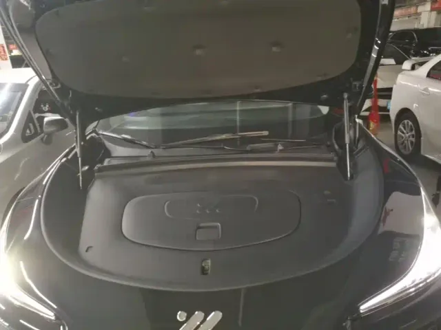 IM Motors LS6 — Фото автомобиля 19