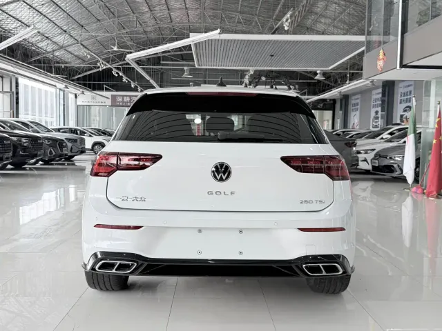 Volkswagen Golf — Фото автомобиля 14