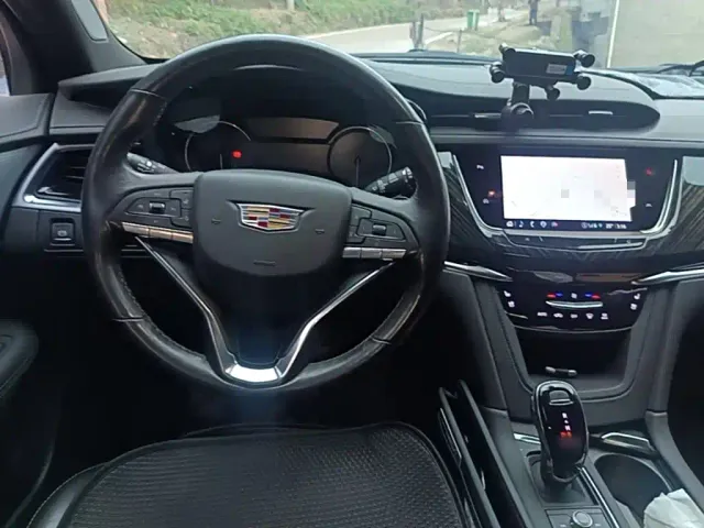 Cadillac XT6 — Фото автомобиля 14