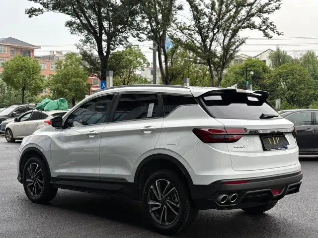 Geely Binyue — Фото автомобиля 12