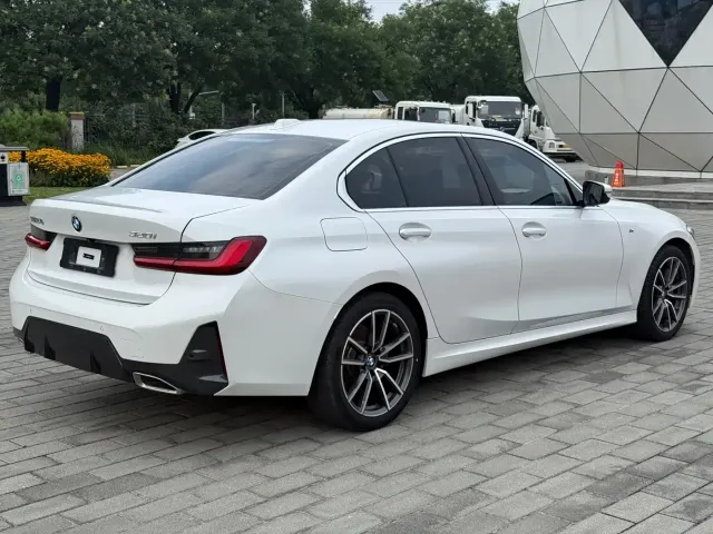 BMW 3 Series — Фото автомобиля 4