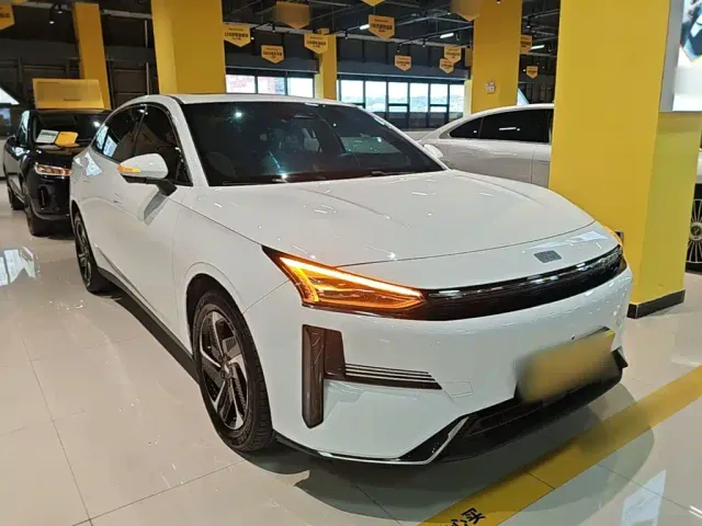 Geely Galaxy L6 — Фото автомобиля 3