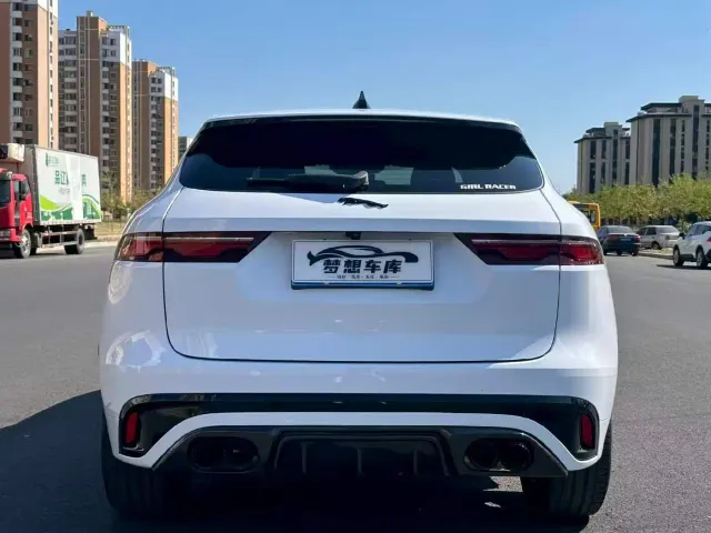 Jaguar F-Pace — Фото автомобиля 8