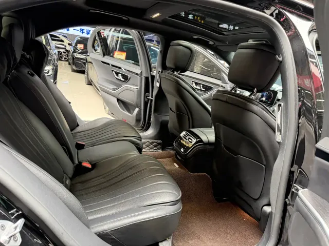 Mercedes-Benz S-Class — Фото автомобиля 16