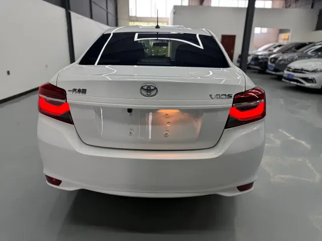 Toyota Vios — Фото автомобиля 5