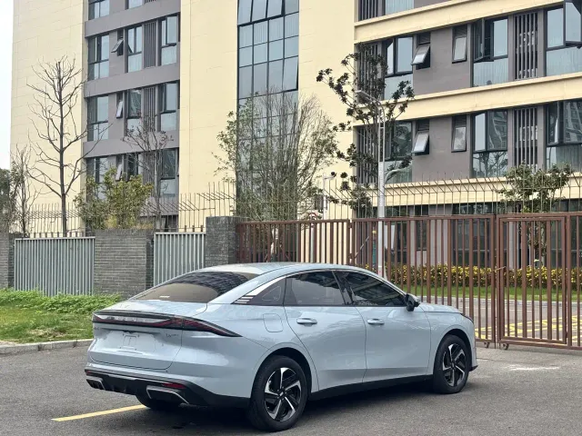 Geely Galaxy L6 — Фото автомобиля 16