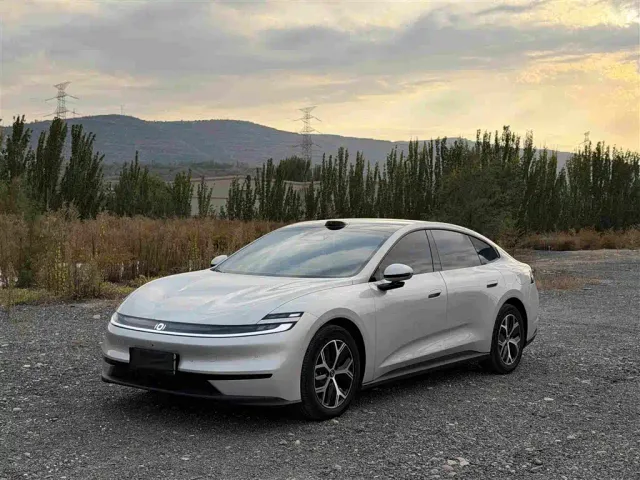 Фотография автомобиля — Changan Qiyuan A06