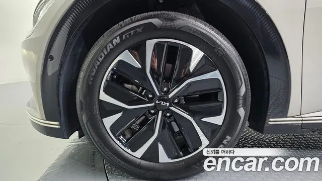 Kia EV6 — Фото автомобиля 4