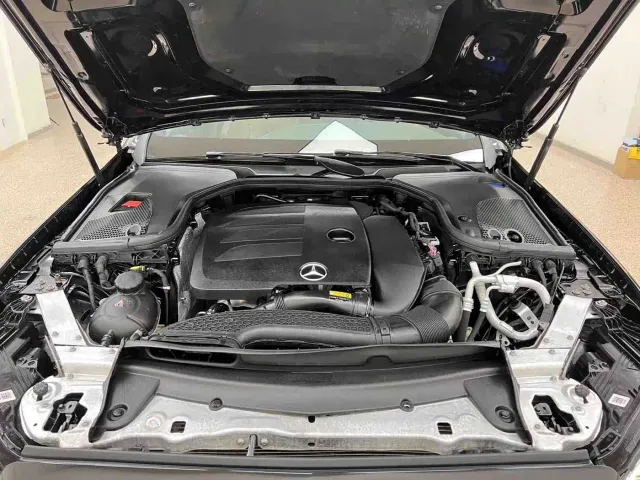 Mercedes-Benz E-Class — Фото автомобиля 27