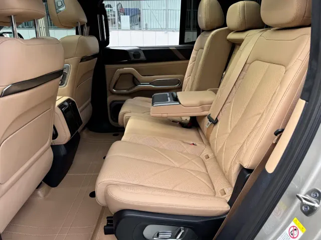 BYD FangChengBao Leopard 8 — Фото автомобиля 10
