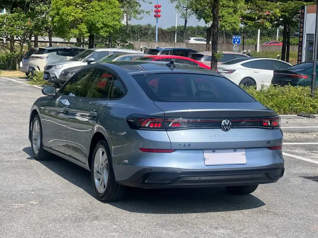 Volkswagen Lamando — Фото автомобиля 4