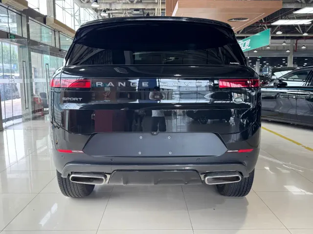 Land Rover Range Rover Sport — Фото автомобиля 8