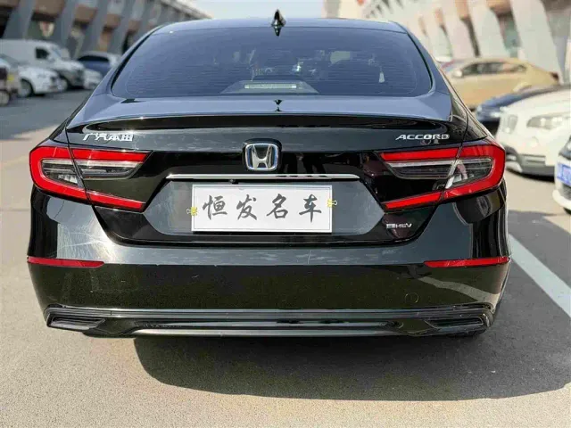 Honda Accord — Фото автомобиля 12