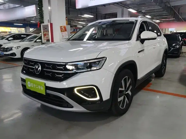 Фотография автомобиля — Volkswagen Tayron