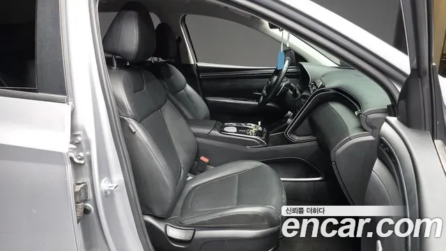 Hyundai Tucson Tucson (NX4) Дизель 2.0 2WD — Фото автомобиля 11