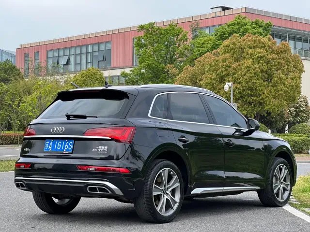 Audi Q5L — Фото автомобиля 5