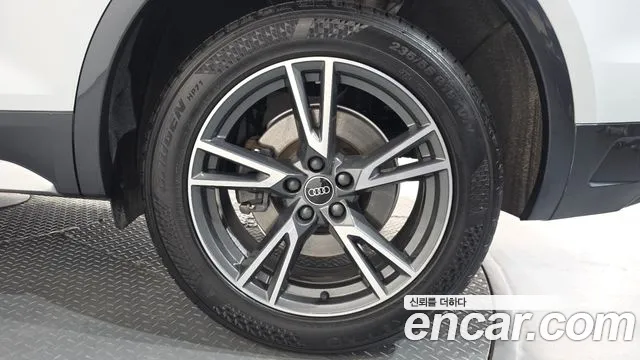 Audi Q5 40 TDI quattro — Фото автомобиля 21