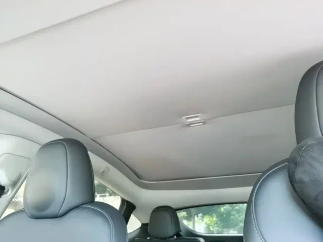 Tesla Model Y — Фото автомобиля 17