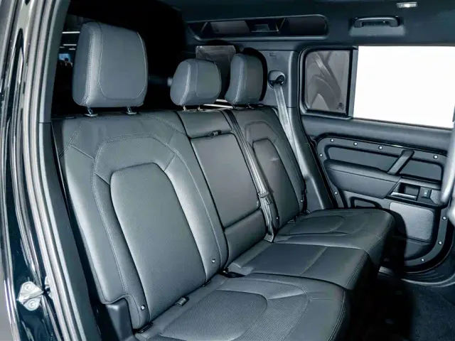 Land Rover Defender — Фото автомобиля 25