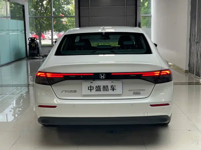 Honda Accord — Фото автомобиля 25