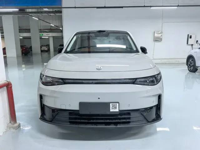 Leapmotor C10 — Фото автомобиля 2