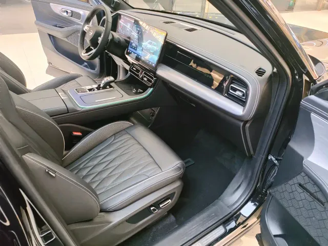 GAC Trumpchi GS8 — Фото автомобиля 10