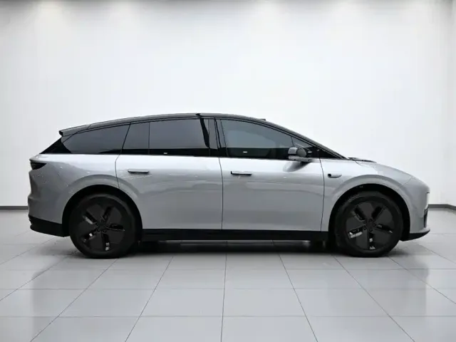 Li Auto Li Auto i6 2025 2WD Base Model — Фото автомобиля 6
