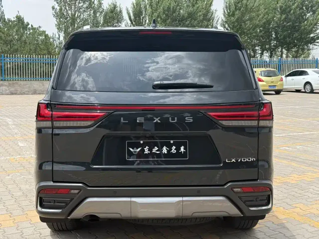 Lexus LX — Фото автомобиля 3