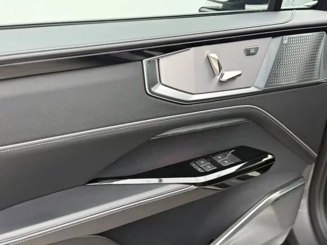 HiPhi HiPhi Y 2023 560km Elite Edition — Фото автомобиля 12
